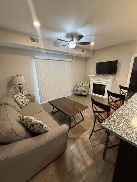 Building Photo - 2493 Sweet Home Rd