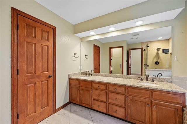 Building Photo - 1520 Bellechase Dr