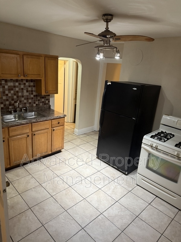 Building Photo - 3941 N 24th Pl