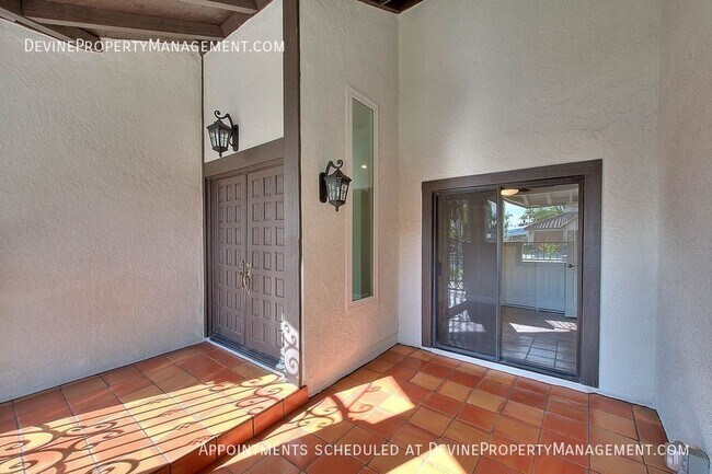 Building Photo - 9814 Hibiscus Ct