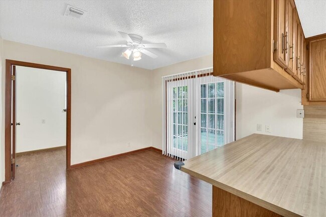 Building Photo - 2015 Mistywood Dr