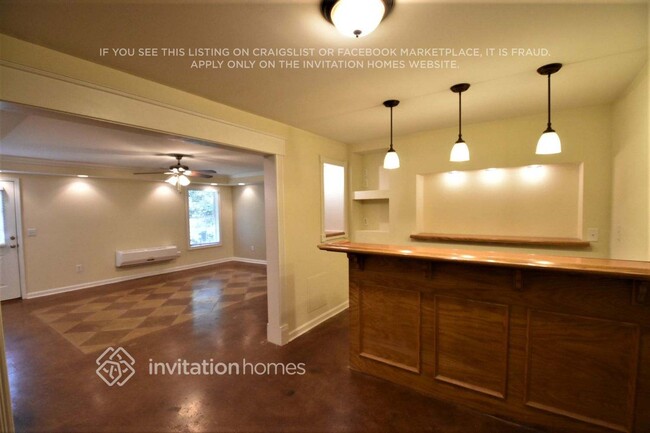 Building Photo - 725 Weller Path NE