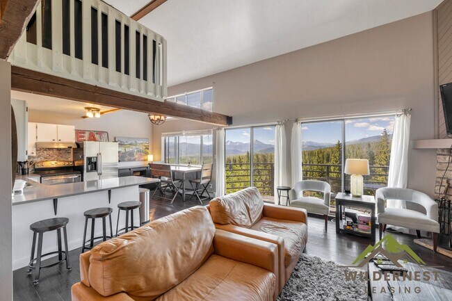 Building Photo - Buffalo Ridge - Spacious unit with Wifi, Covered Parking & Clubhouse