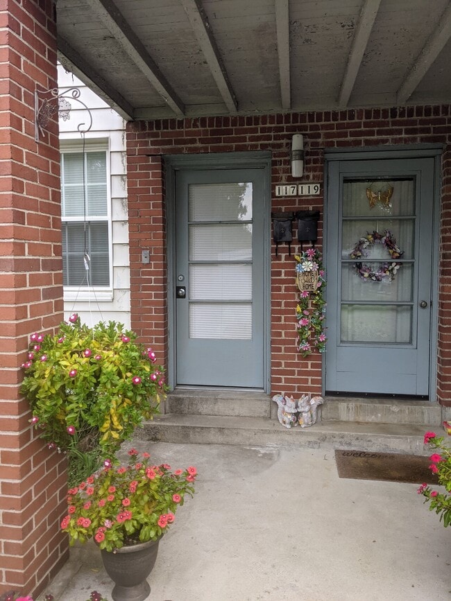 Building Photo - Farragurt Rd. 113-127