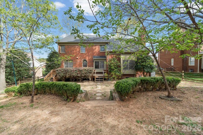 Building Photo - 214 Southern Cross Ln