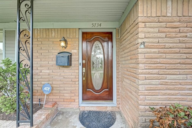 Building Photo - 5734 Spellman Rd