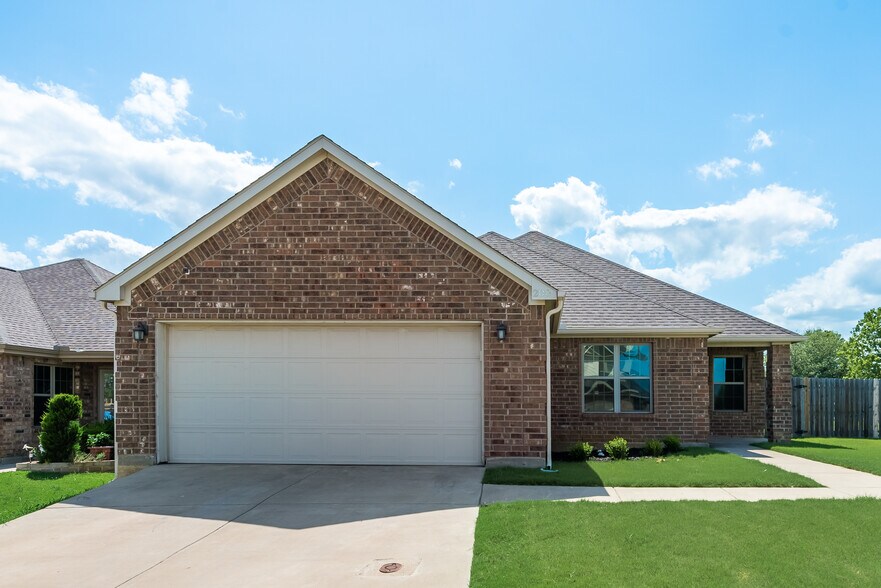 Building Photo - 200 Irick Ct