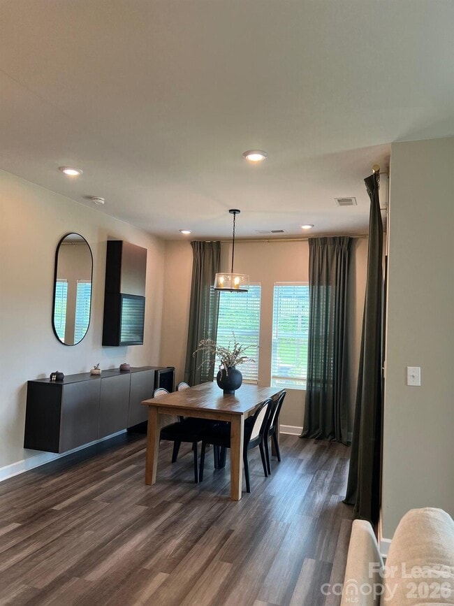 Building Photo - 8921 Pennegrove Cir
