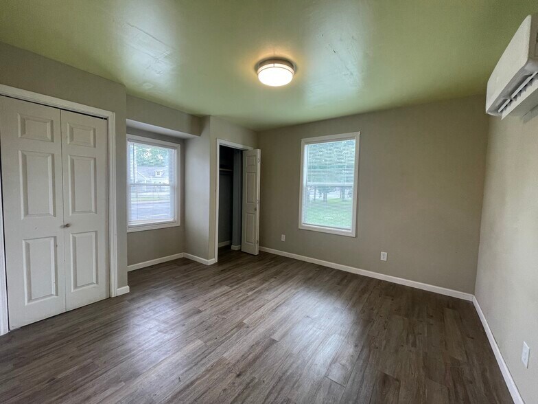 Building Photo - 206 Coles Ferry Pike