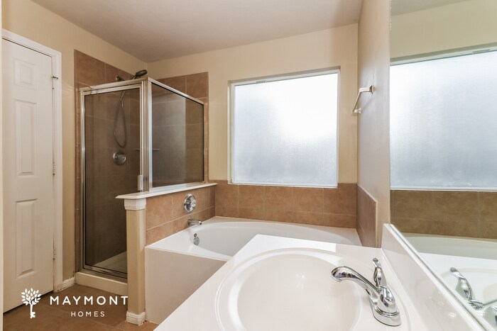 Building Photo - 1015 Bahia Vista Dr