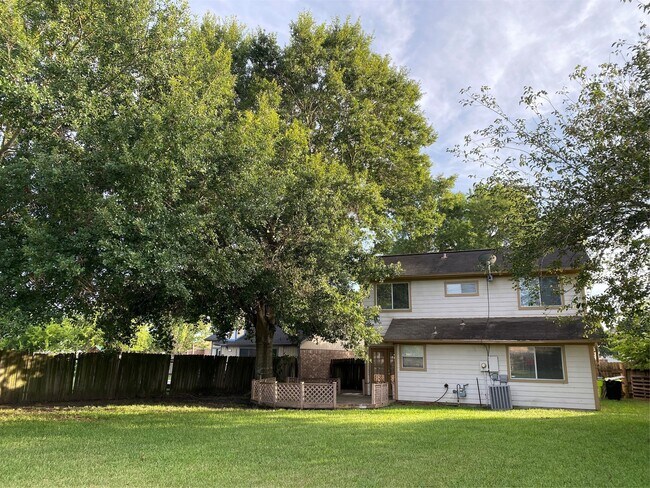 Building Photo - 2415 Poco Dr