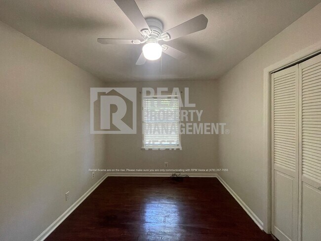 Building Photo - 1427 Royalwyn Dr