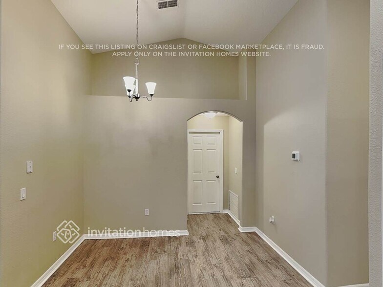 Building Photo - 3155 Lindera Dr