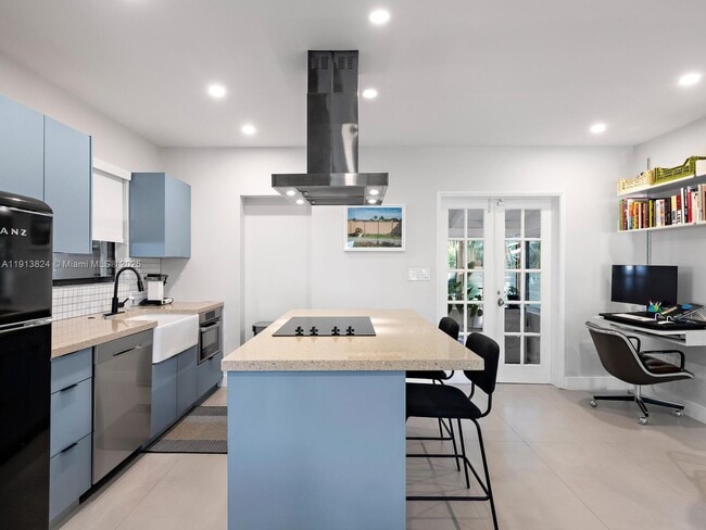 Building Photo - 1009 NW 11th Ct