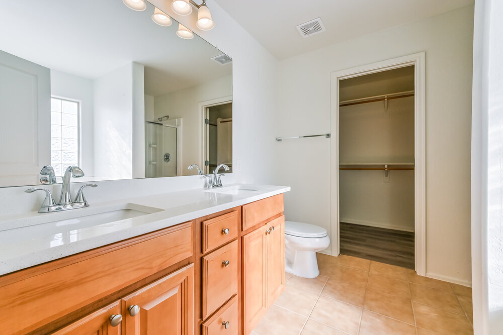 Building Photo - 28779 N Spur Dr