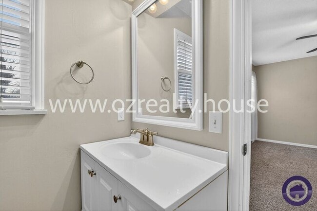 Building Photo - 2417 Whitechapel Dr