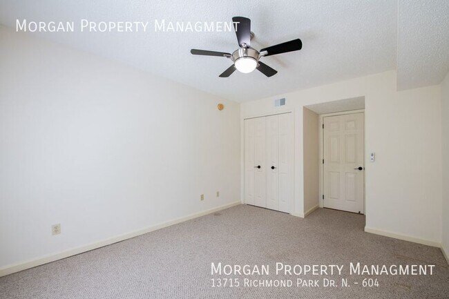 Building Photo - 13715 Richmond Park Dr N
