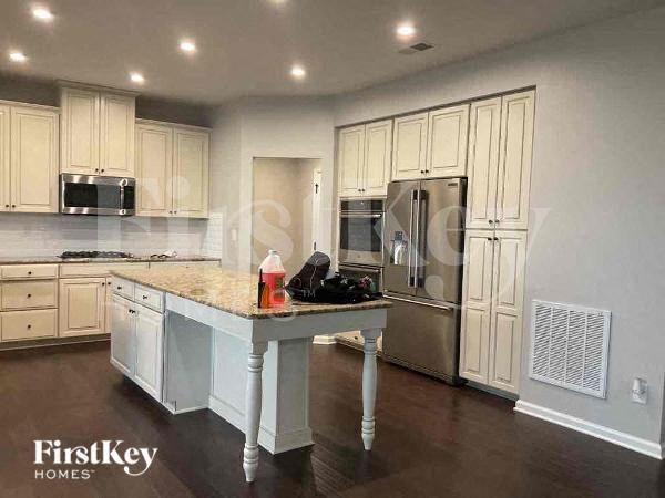 Building Photo - 1509 Scarbrough Cir SW