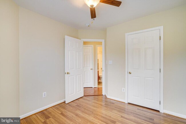 Building Photo - 6187 Les Dorson Ln