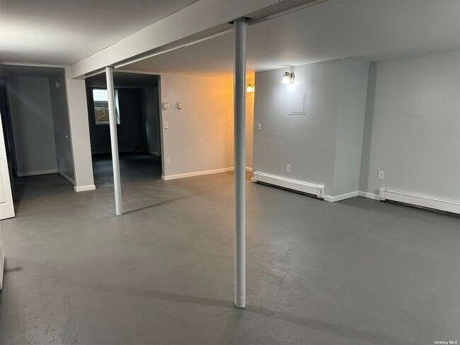 Building Photo - 426 Brookhaven Ave
