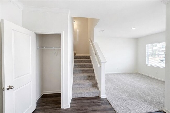 Building Photo - 44 Rowlett Pl