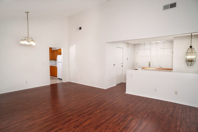 Building Photo - 15766 Midwood Dr