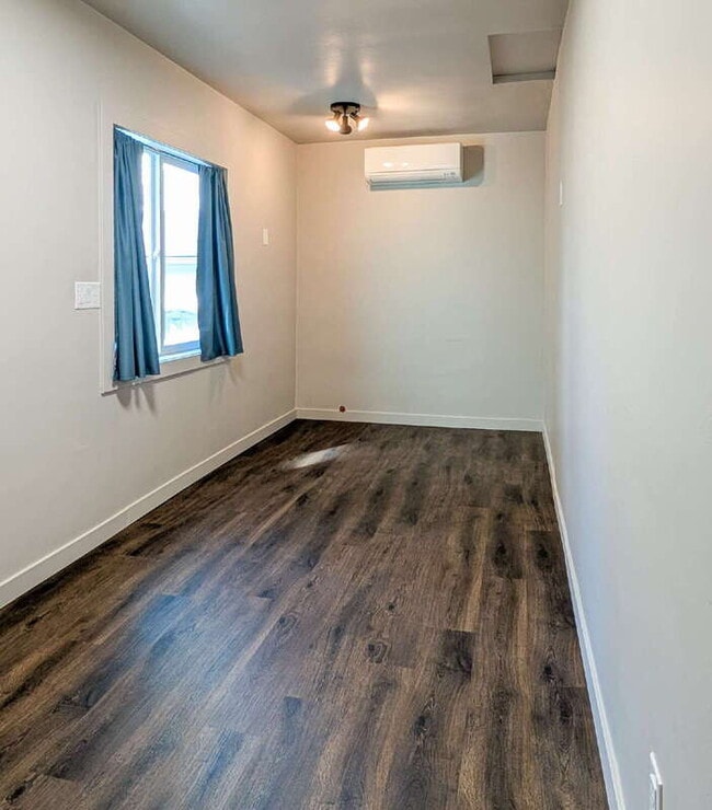 Building Photo - 2218 Hoyt Ave