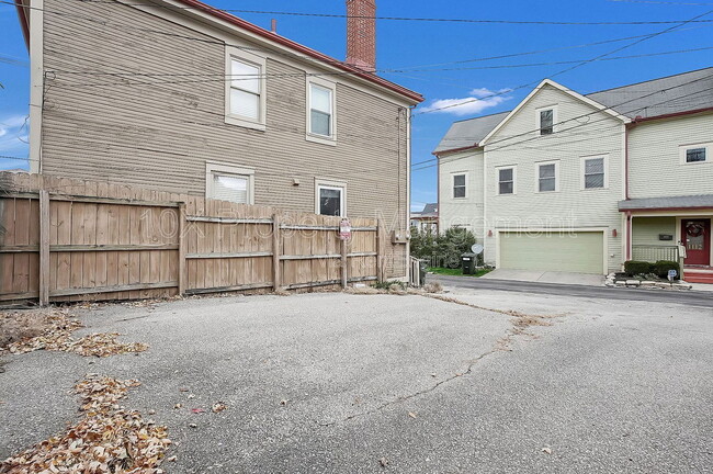 Building Photo - 1114 Summit St