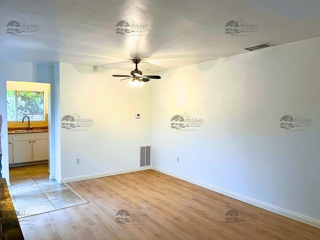 Building Photo - Beautiful! 55 + Community Move-In Ready 2BR/1BA Home in Peacock Hills  - Oceanside