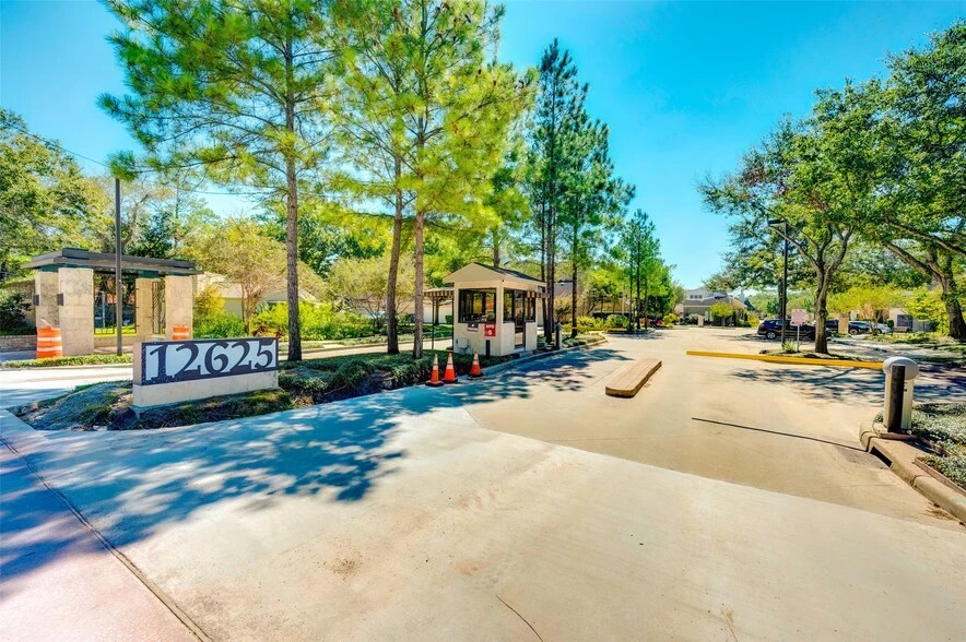 Building Photo - 12625 Memorial Dr