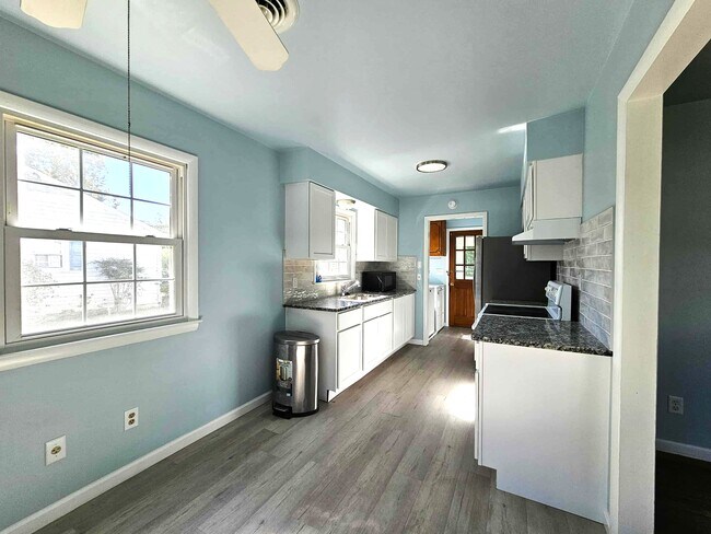 Building Photo - 308 Carey Ave