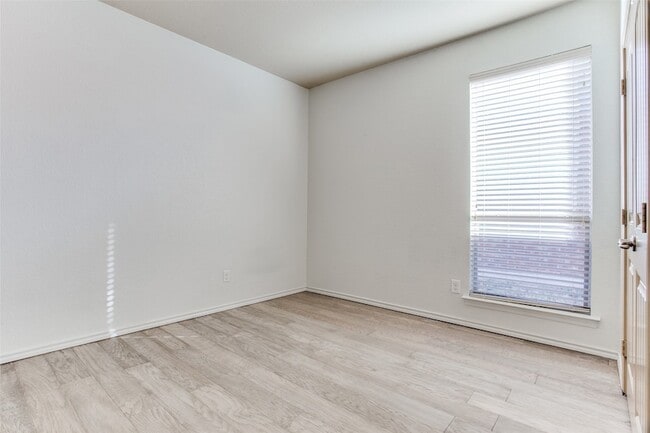 Building Photo - 6612 Friendsway Dr