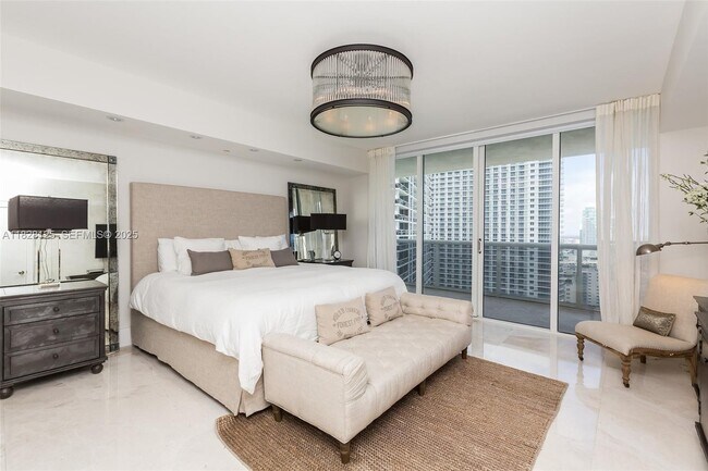 Building Photo - 1830 S Ocean Dr