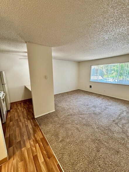 Building Photo - 39500 SW 102nd Ave
