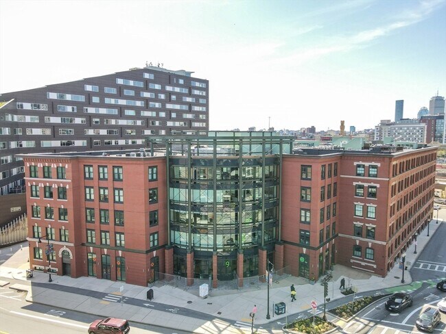 Building Photo - 9 W Broadway