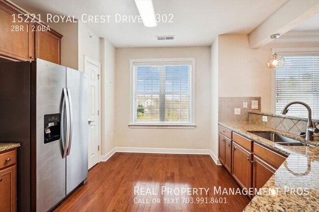 Building Photo - 15221 Royal Crest Dr