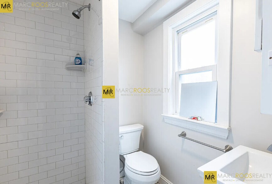 Building Photo - 224 Faneuil St