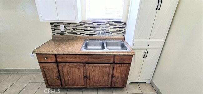 Building Photo - 1342 E 77th Pl