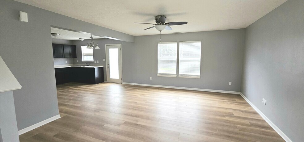 Building Photo - 8048 Grove Berry Dr