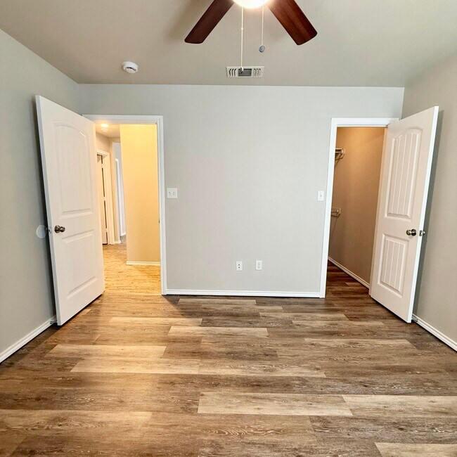 Building Photo - 1020 Preston Trails
