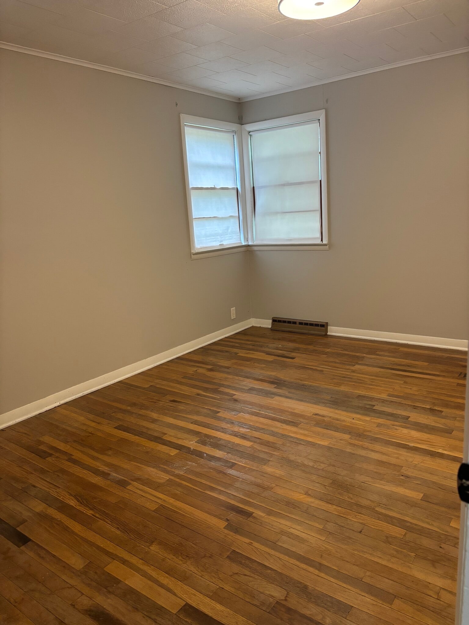 Building Photo - 414 4th Ave