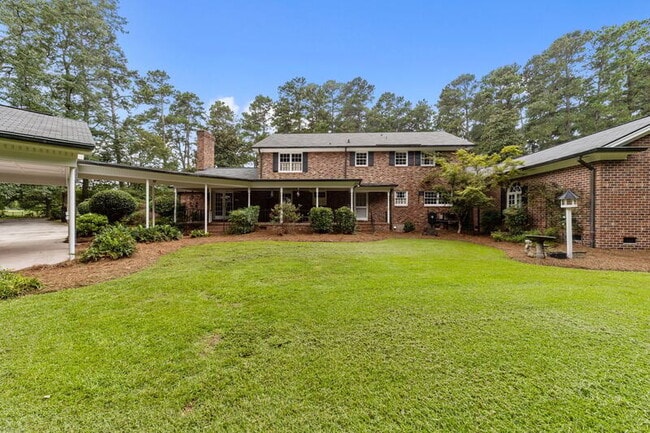 Building Photo - 221 Magnolia Ln