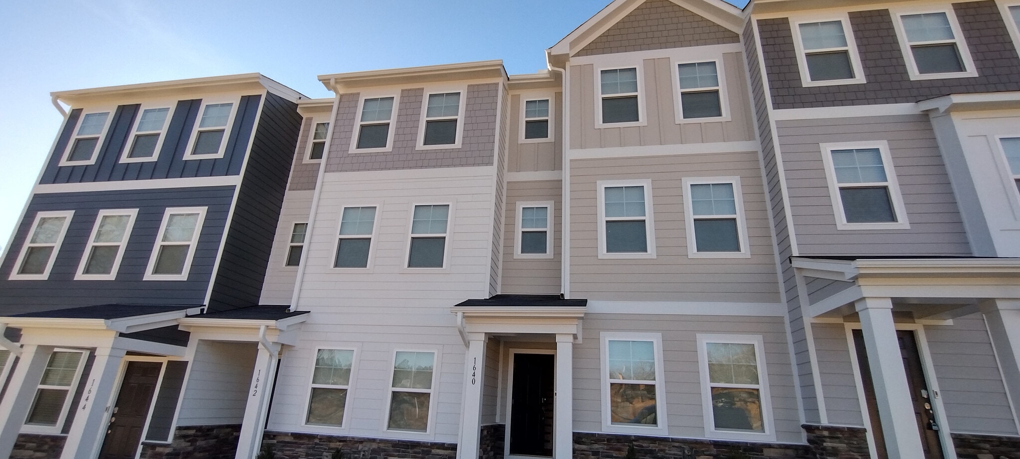 Building Photo - Room in Townhome on Kipp Ln