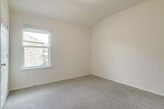 Building Photo - 624 Kolbo Dr