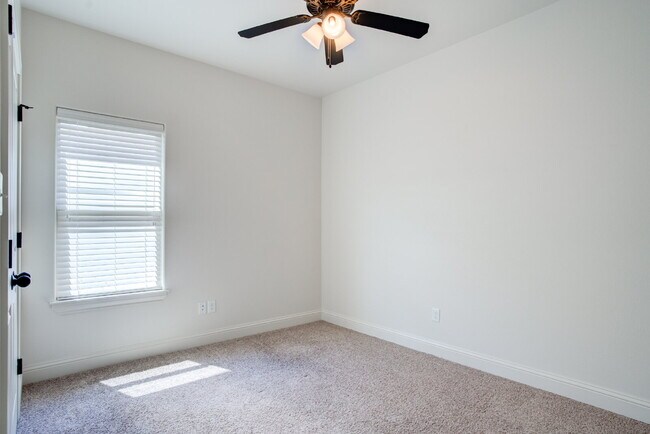 Building Photo - 1/2 off First Months! Rent Newer Cooper Me...