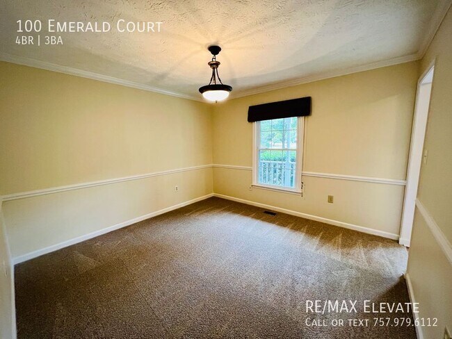 Building Photo - 100 Emerald Ct