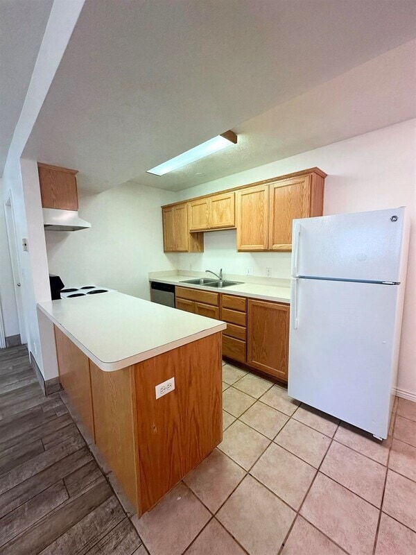 Building Photo - 1675 W 100 N