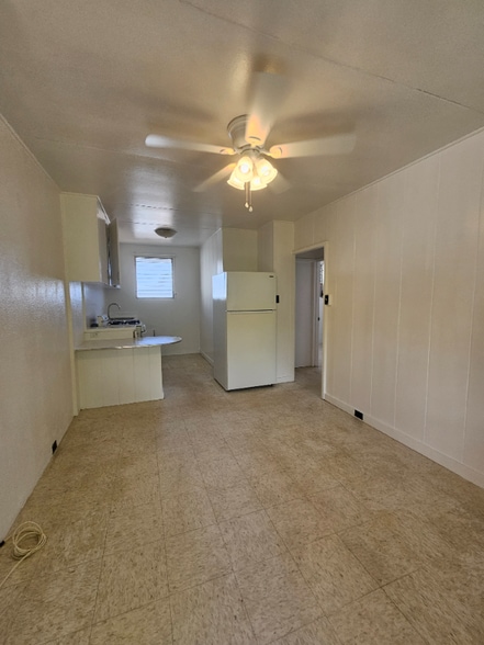 Primary Photo - 2064 Young St