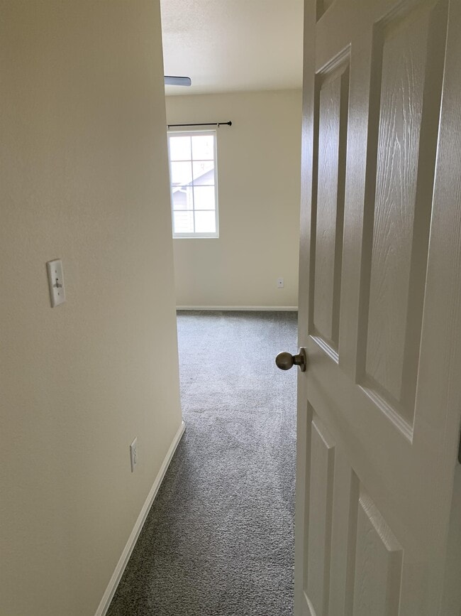 Building Photo - 755 Hailey Glenn View