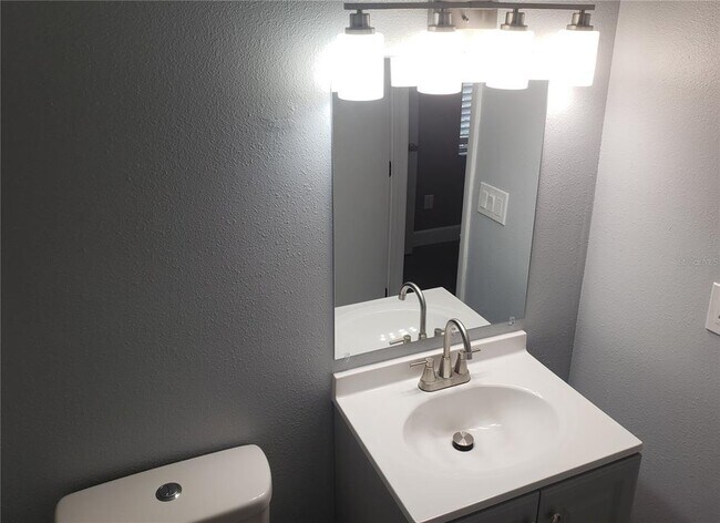 Building Photo - 14027 Village View Dr